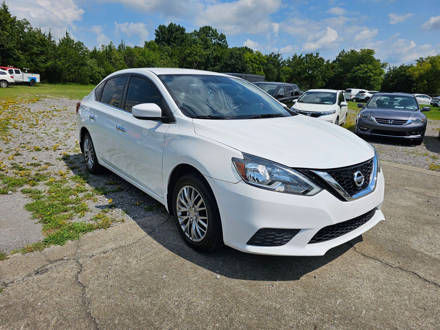 nissan sentra 2017 3N1AB7AP8HY230151 image nissan sentra 2017 3N1AB7AP8HY230151 image