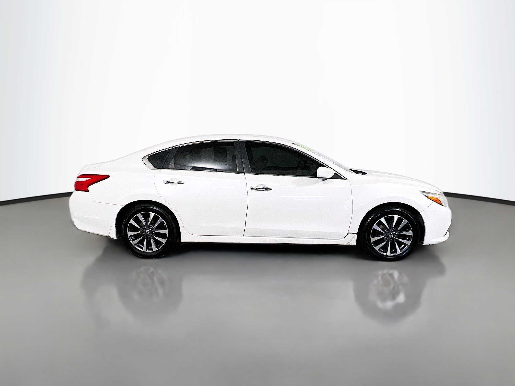 nissan altima 2016 1N4AL3AP6GC178180 image nissan altima 2016 1N4AL3AP6GC178180 image