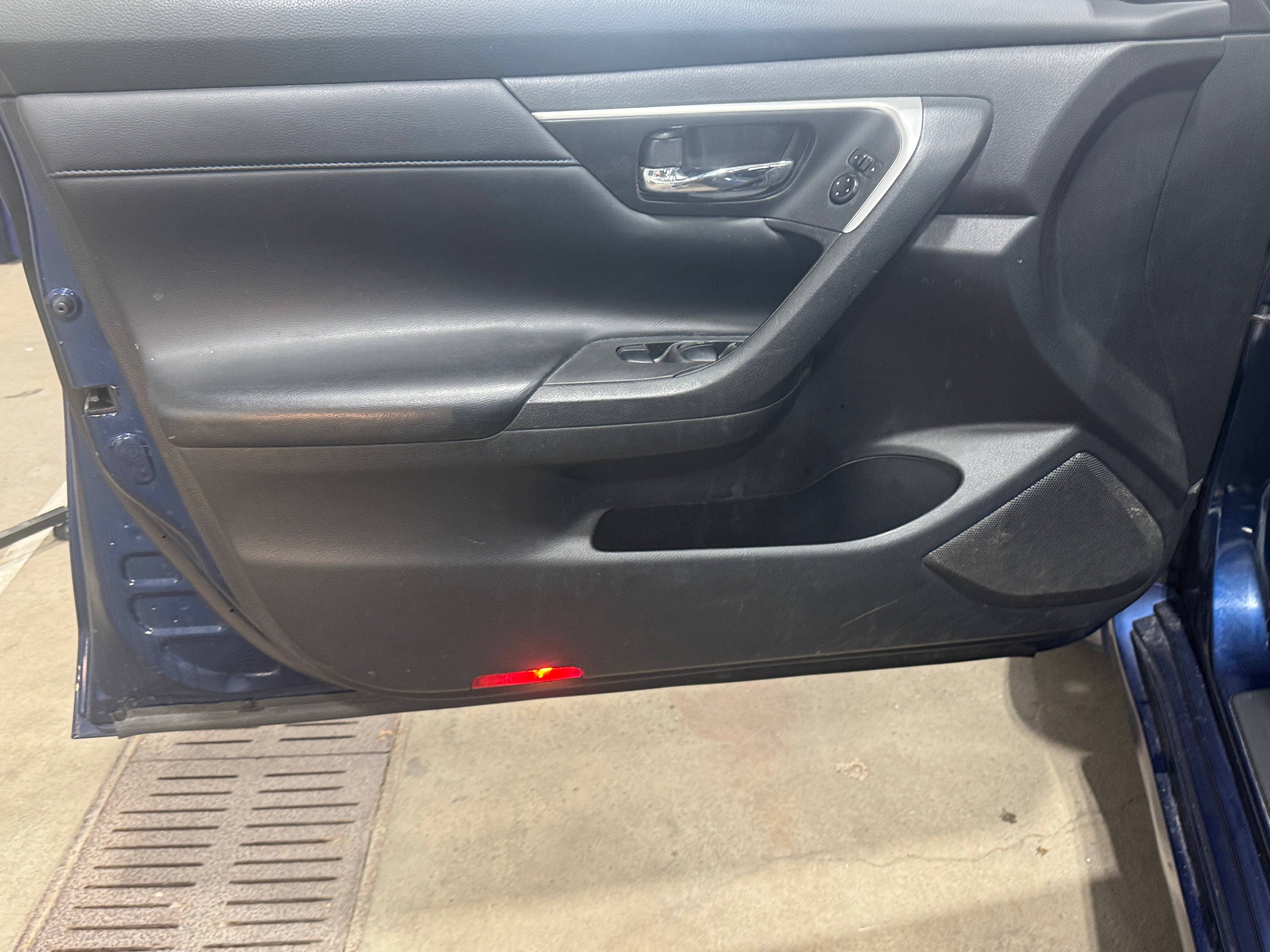 nissan altima 2016 1N4AL3AP7GC180200 image nissan altima 2016 1N4AL3AP7GC180200 image