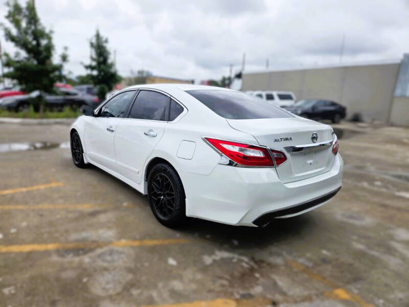 nissan altima 2016 1N4AL3AP5GN372381 image nissan altima 2016 1N4AL3AP5GN372381 image