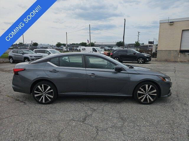 nissan altima 2019 1N4BL4CW8KC181900 image nissan altima 2019 1N4BL4CW8KC181900 image