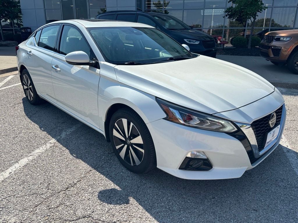 nissan altima 2019 1N4BL4DW4KC137410 image nissan altima 2019 1N4BL4DW4KC137410 image