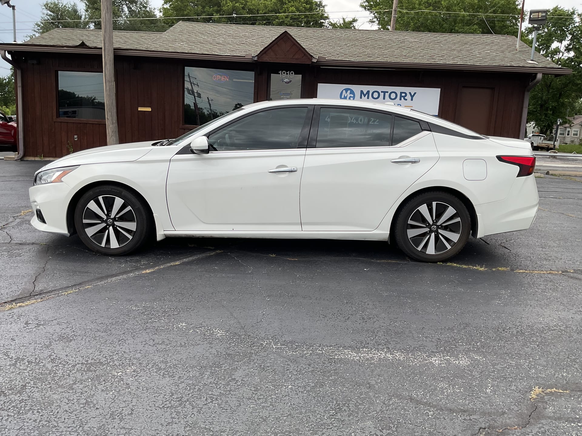 nissan altima 2019 1N4BL4EV9KN307013 image nissan altima 2019 1N4BL4EV9KN307013 image