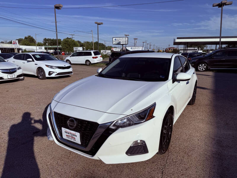 nissan altima 2019 1N4BL4BW0KN325588 image nissan altima 2019 1N4BL4BW0KN325588 image
