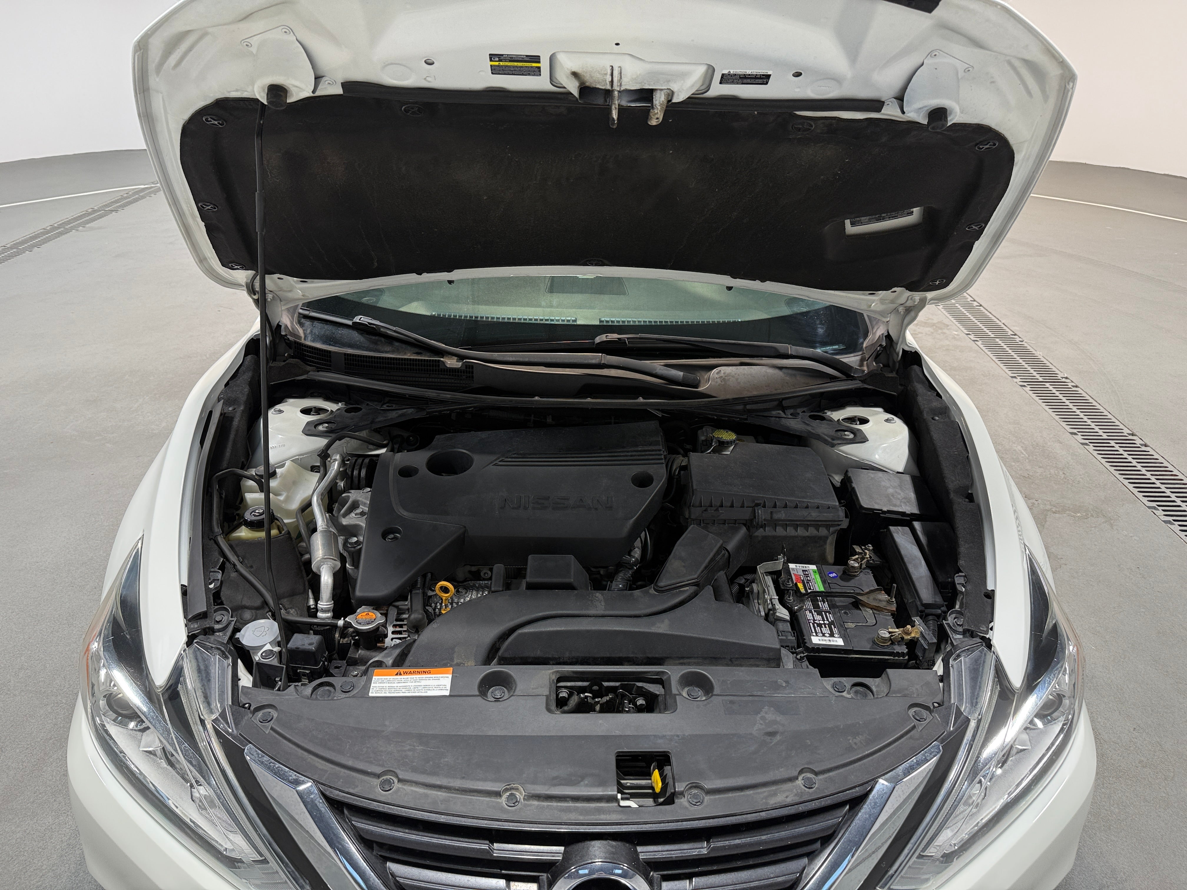 nissan altima 2018 1N4AL3AP2JC185022 image nissan altima 2018 1N4AL3AP2JC185022 image