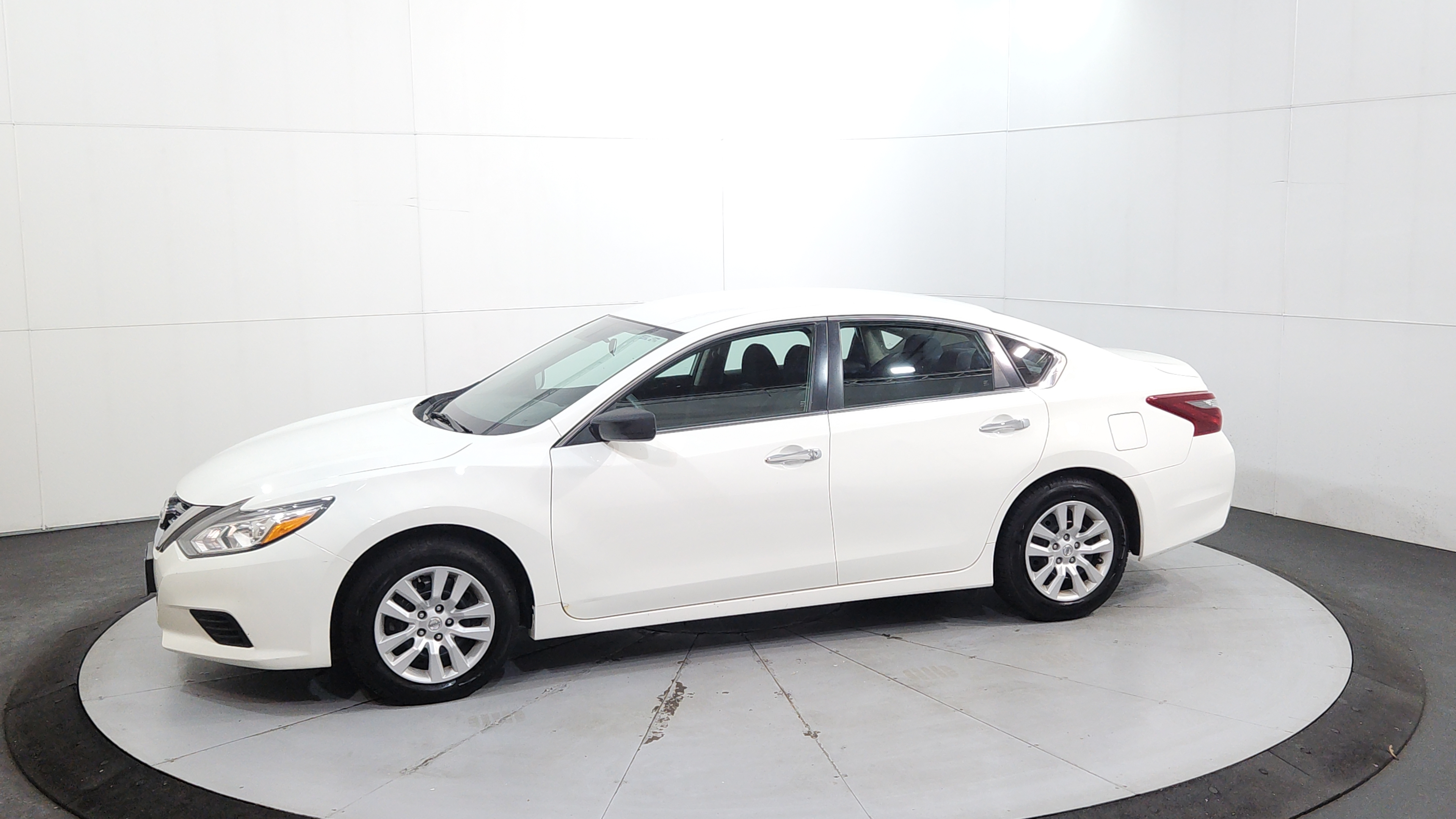 nissan altima 2018 1N4AL3AP2JC118971 image nissan altima 2018 1N4AL3AP2JC118971 image