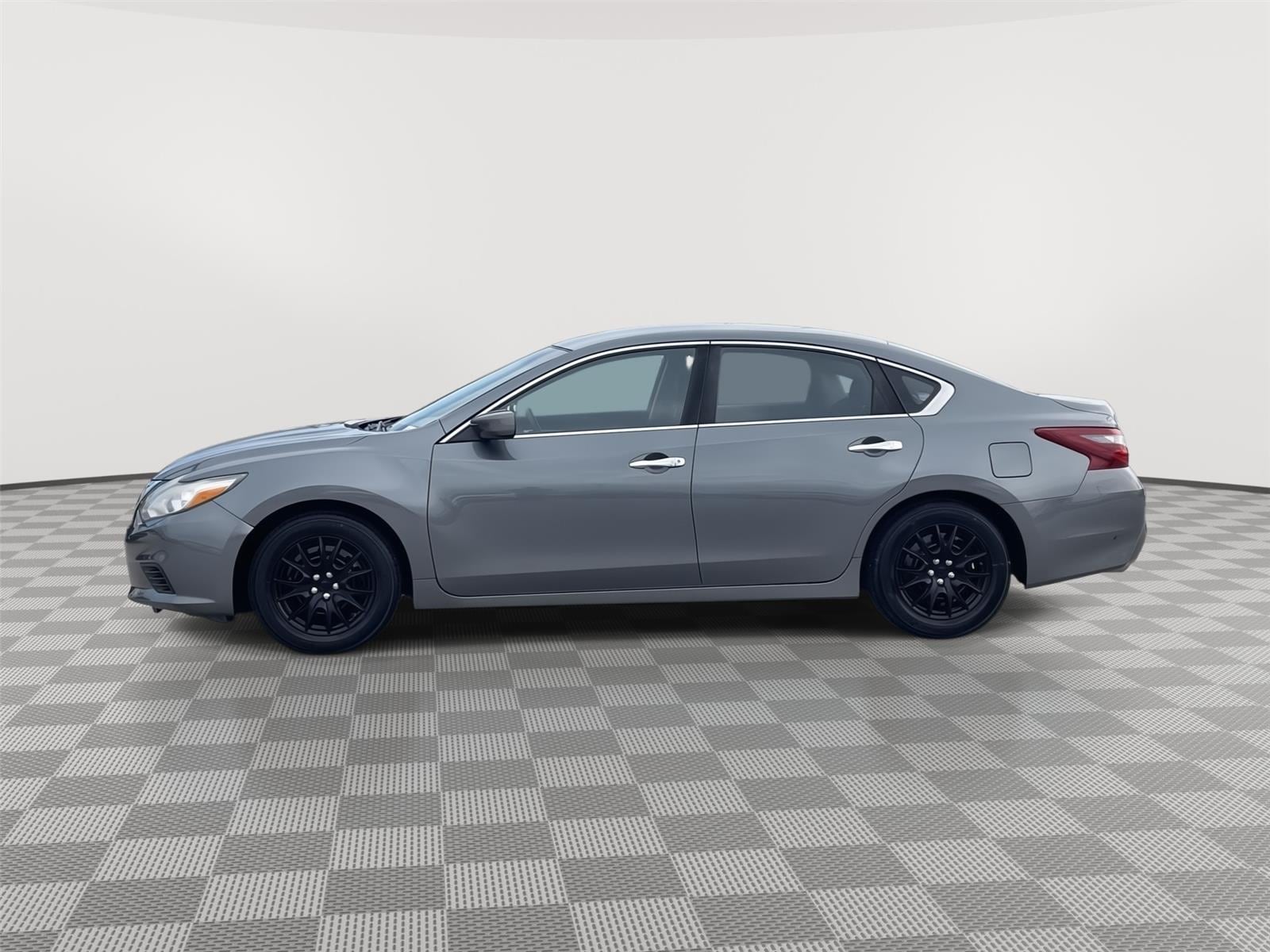 nissan altima 2018 1N4AL3AP9JC102850 image nissan altima 2018 1N4AL3AP9JC102850 image