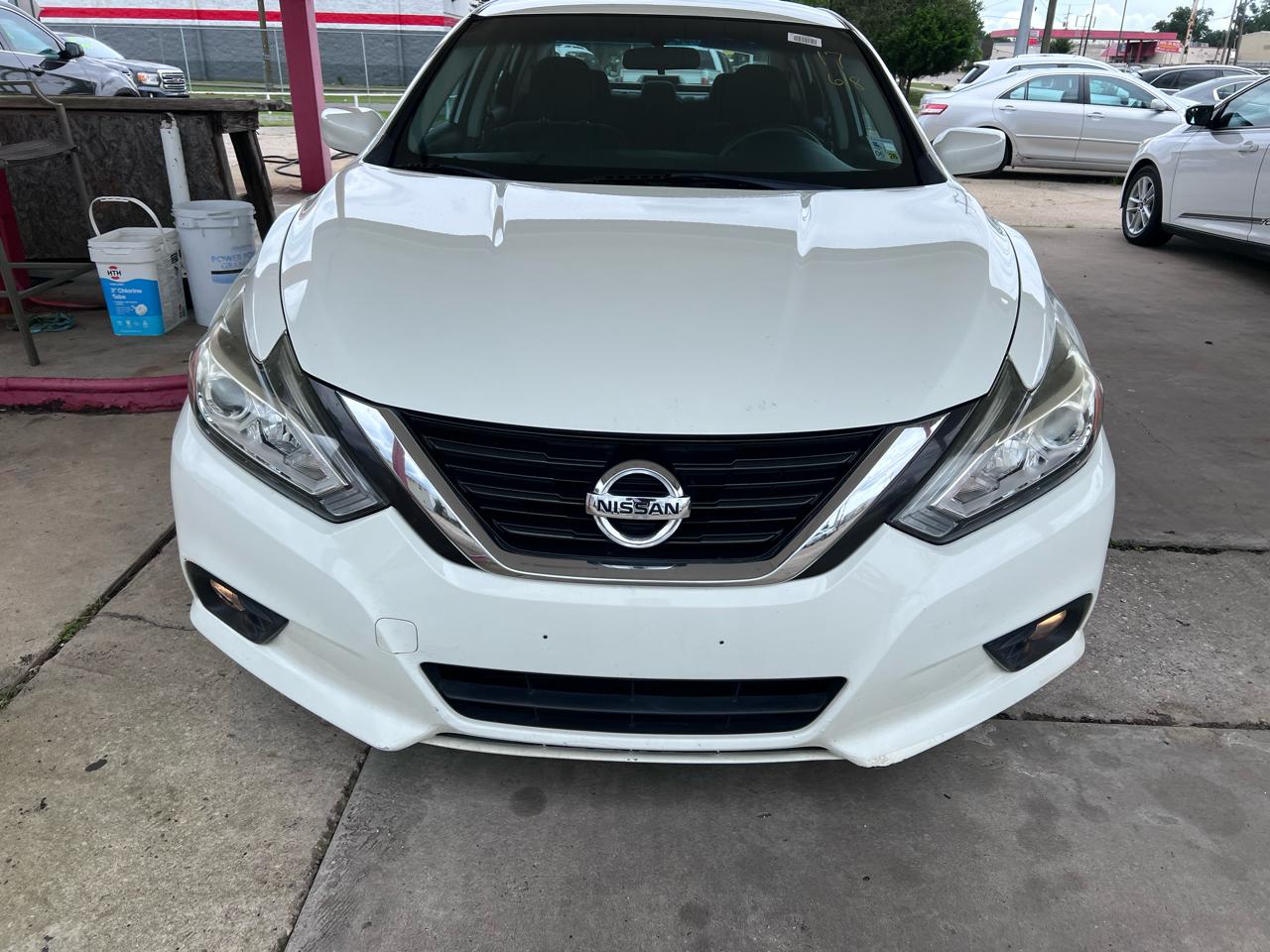 nissan altima 2018 1N4AL3AP7JC174811 image nissan altima 2018 1N4AL3AP7JC174811 image