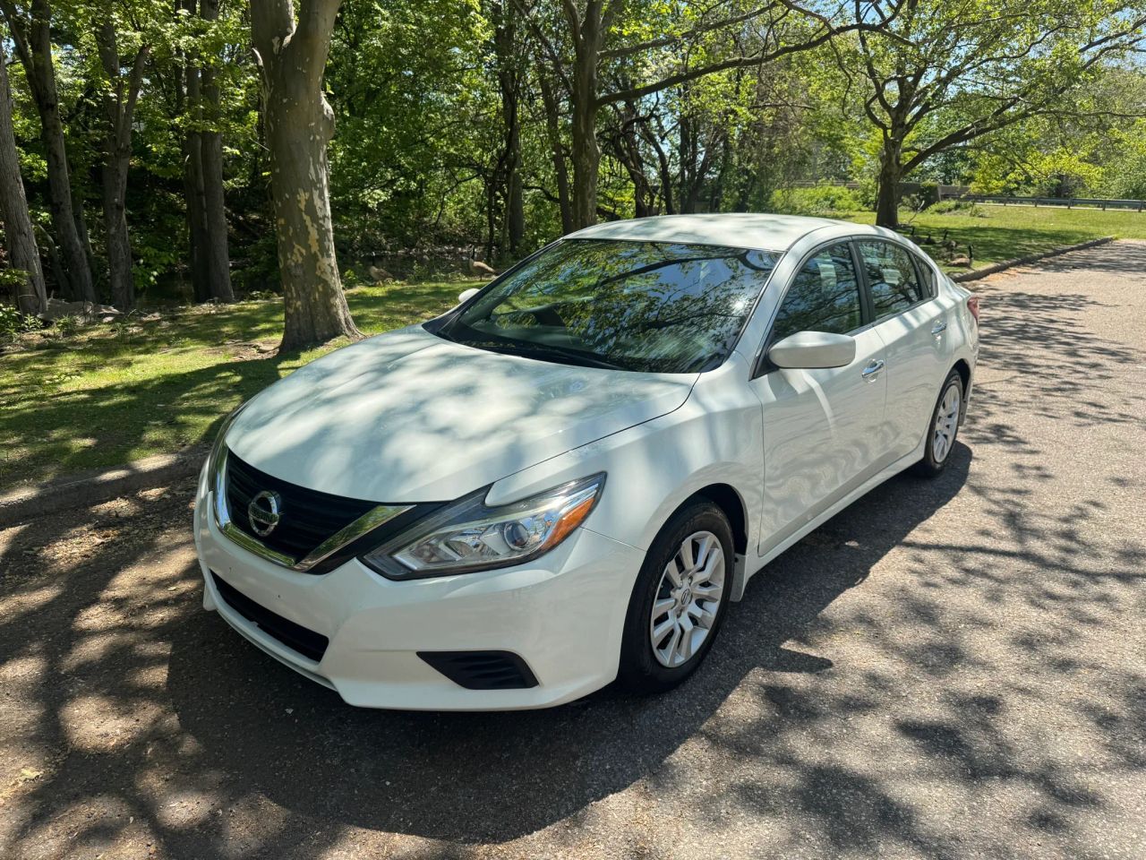 nissan altima 2018 1N4AL3AP4JC288832 image nissan altima 2018 1N4AL3AP4JC288832 image