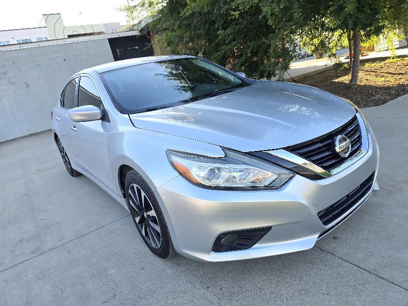 nissan altima 2018 1N4AL3AP2JC275240 image nissan altima 2018 1N4AL3AP2JC275240 image