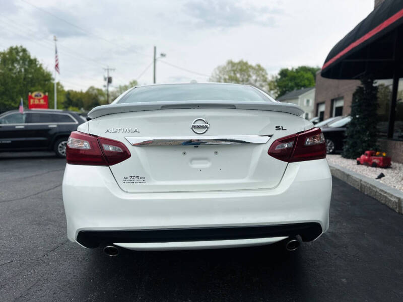 nissan altima 2018 1N4AL3AP2JC144874 image nissan altima 2018 1N4AL3AP2JC144874 image