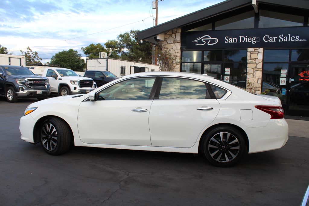 nissan altima 2018 1N4AL3AP5JC157392 image nissan altima 2018 1N4AL3AP5JC157392 image