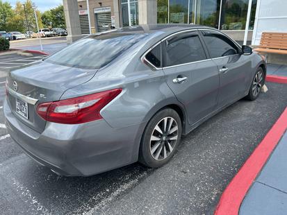 nissan altima 2018 1N4AL3AP5JC132833 image nissan altima 2018 1N4AL3AP5JC132833 image