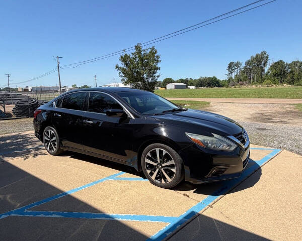 nissan altima 2018 1N4AL3APXJC113422 image nissan altima 2018 1N4AL3APXJC113422 image
