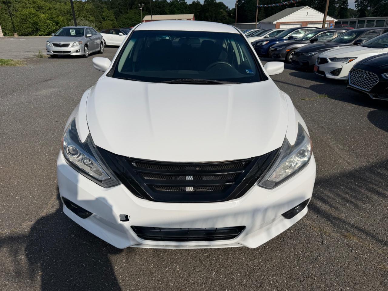 nissan altima 2018 1N4AL3AP2JC136581 image nissan altima 2018 1N4AL3AP2JC136581 image
