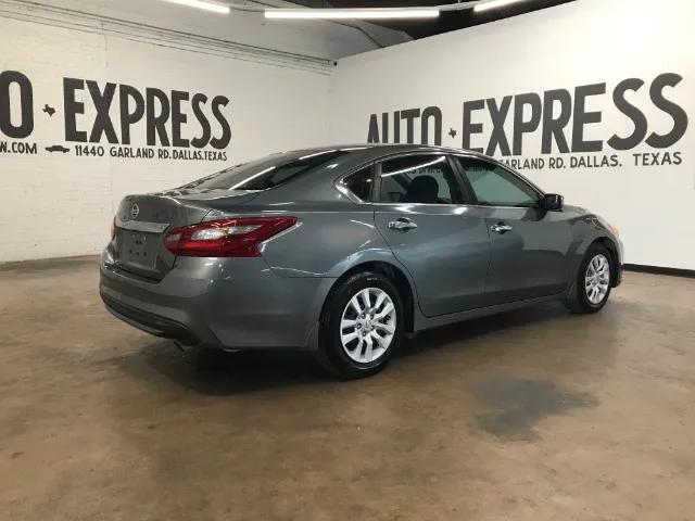 nissan altima 2018 1N4AL3AP5JC112453 image nissan altima 2018 1N4AL3AP5JC112453 image