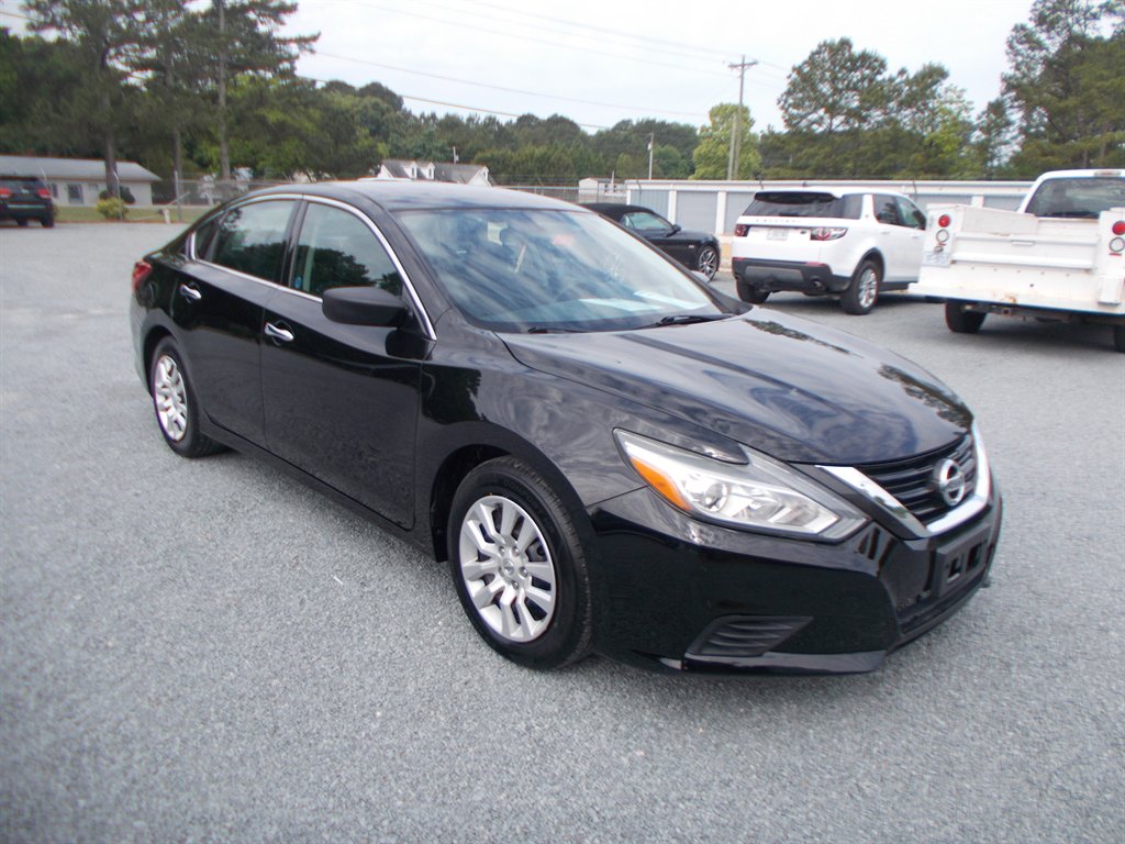 nissan altima 2018 1N4AL3AP3JC245809 image nissan altima 2018 1N4AL3AP3JC245809 image