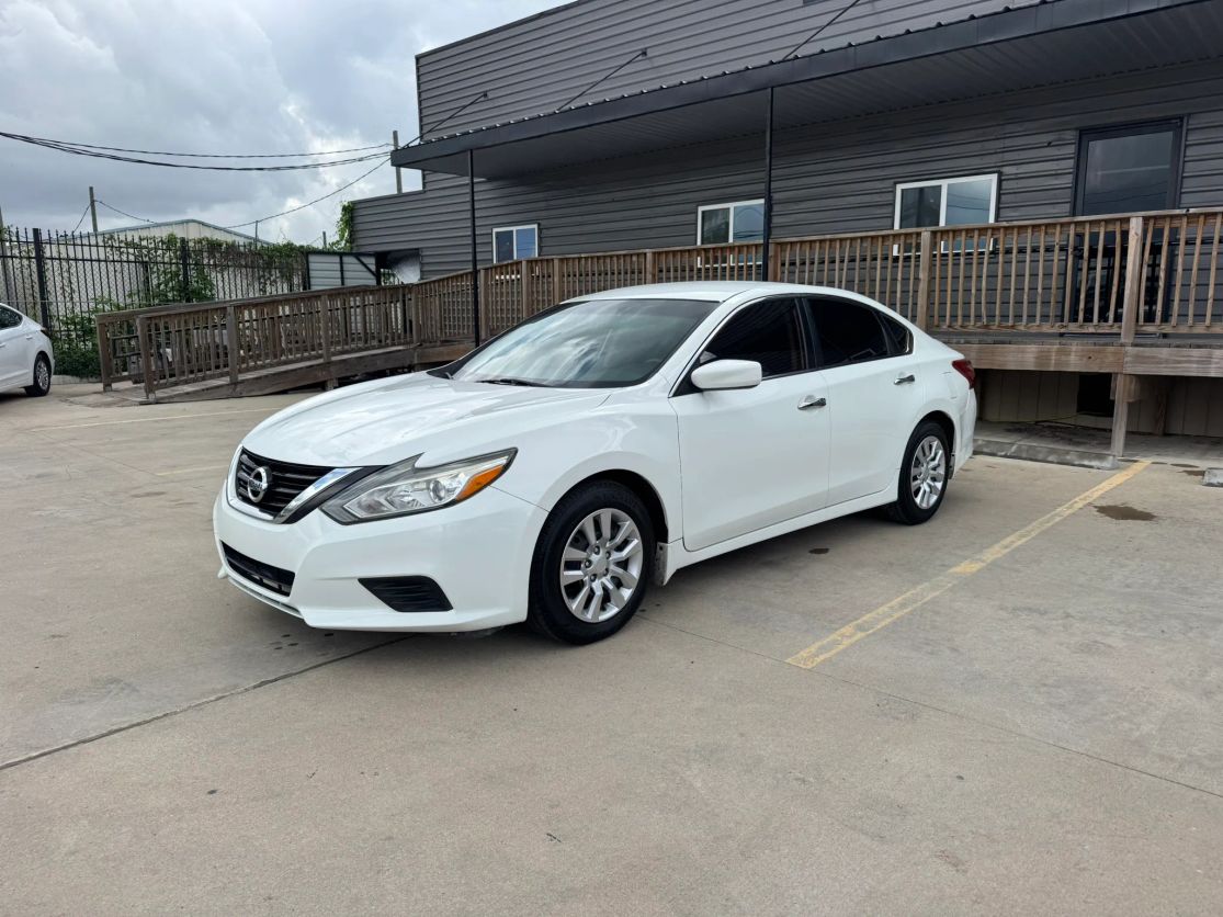 nissan altima 2018 1N4AL3AP5JC470376 image nissan altima 2018 1N4AL3AP5JC470376 image