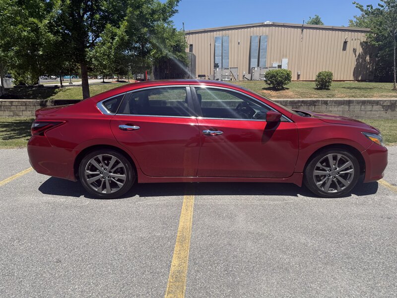 nissan altima 2018 1N4AL3AP3JC160520 image nissan altima 2018 1N4AL3AP3JC160520 image