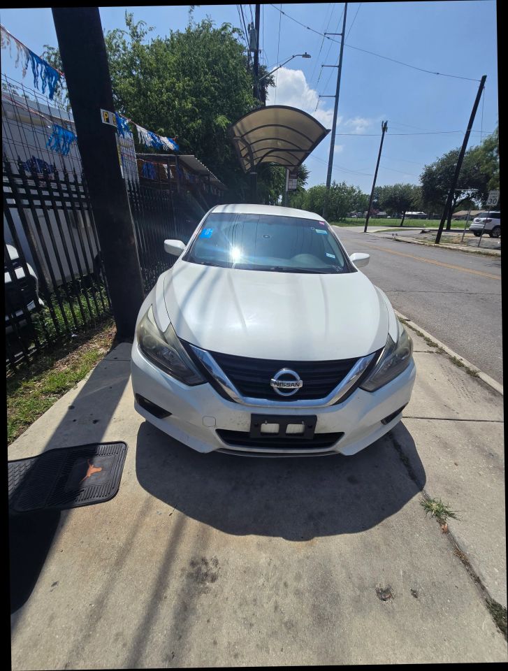nissan altima 2018 1N4AL3AP7JC203708 image nissan altima 2018 1N4AL3AP7JC203708 image