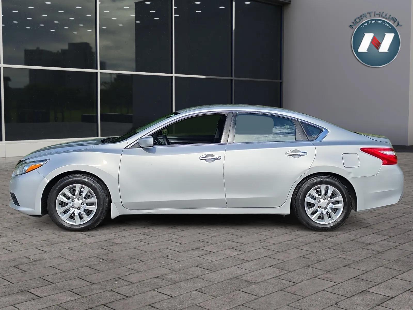 nissan altima 2018 1N4AL3AP2JC167684 image nissan altima 2018 1N4AL3AP2JC167684 image