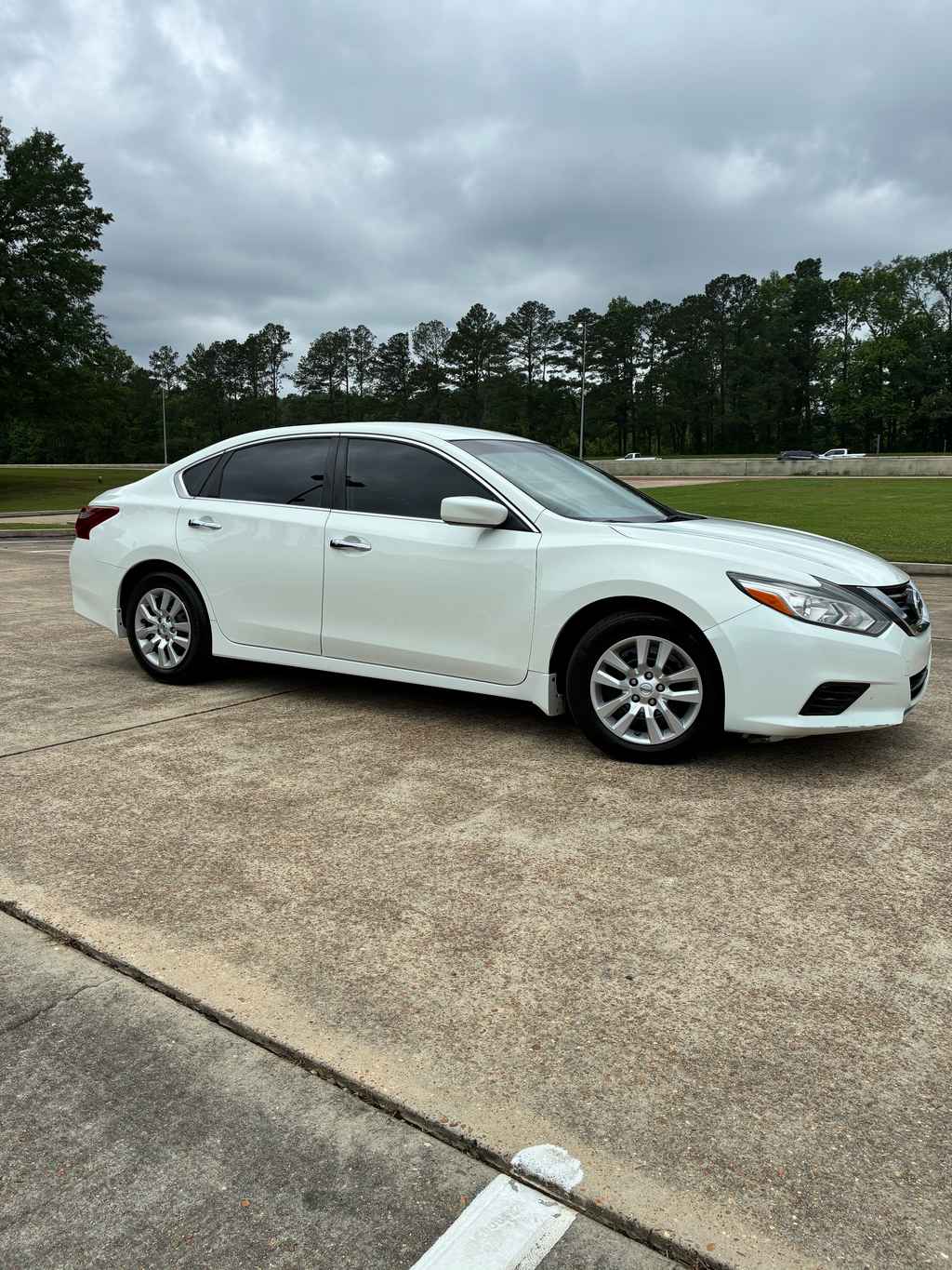 nissan altima 2018 1N4AL3AP8JC124970 image nissan altima 2018 1N4AL3AP8JC124970 image