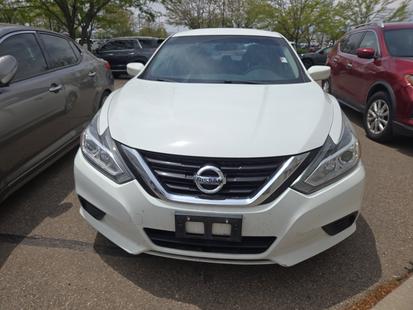 nissan altima 2018 1N4AL3APXJC229896 image nissan altima 2018 1N4AL3APXJC229896 image