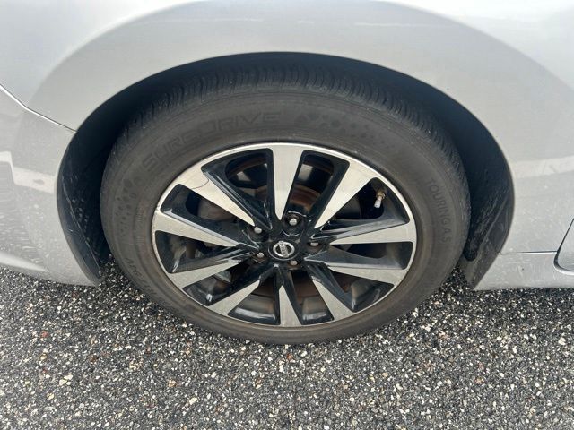nissan altima 2018 1N4AL3AP5JC175049 image nissan altima 2018 1N4AL3AP5JC175049 image