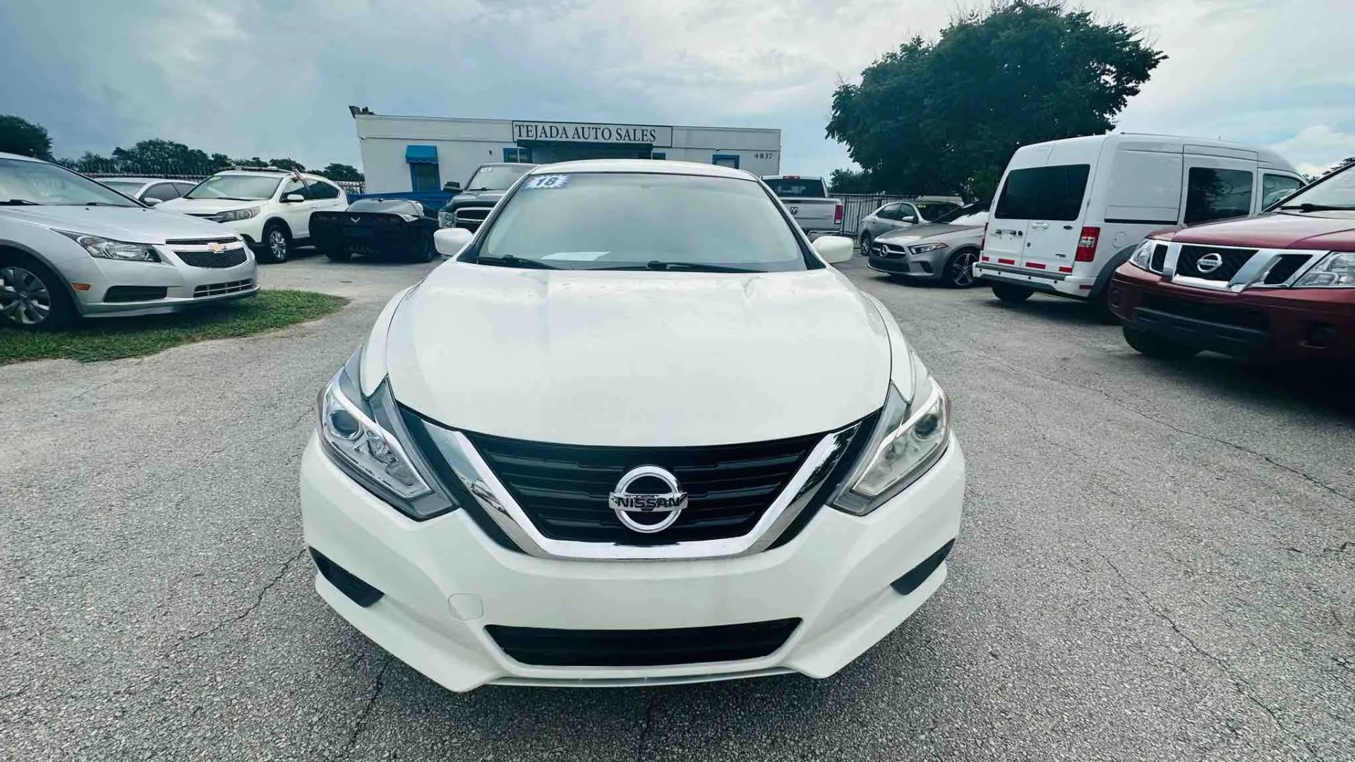 nissan altima 2018 1N4AL3AP5JC120889 image nissan altima 2018 1N4AL3AP5JC120889 image