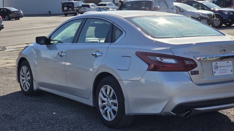 nissan altima 2018 1N4AL3AP3JC477276 image nissan altima 2018 1N4AL3AP3JC477276 image