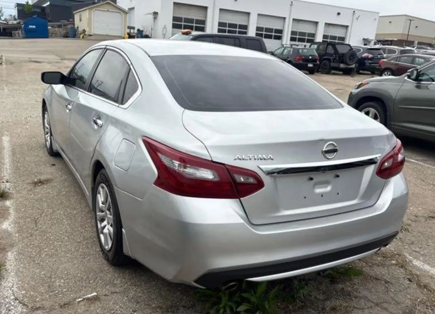 nissan altima 2018 1N4AL3AP4JC113304 image nissan altima 2018 1N4AL3AP4JC113304 image