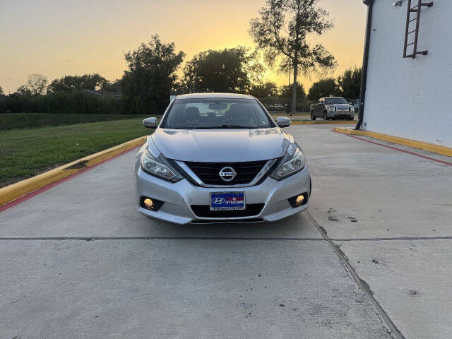 nissan altima 2018 1N4AL3AP3JC215404 image nissan altima 2018 1N4AL3AP3JC215404 image