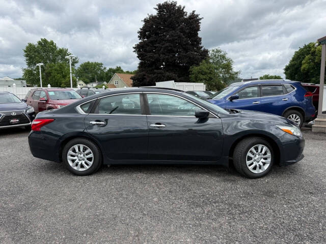 nissan altima 2017 1N4AL3APXHC263976 image nissan altima 2017 1N4AL3APXHC263976 image