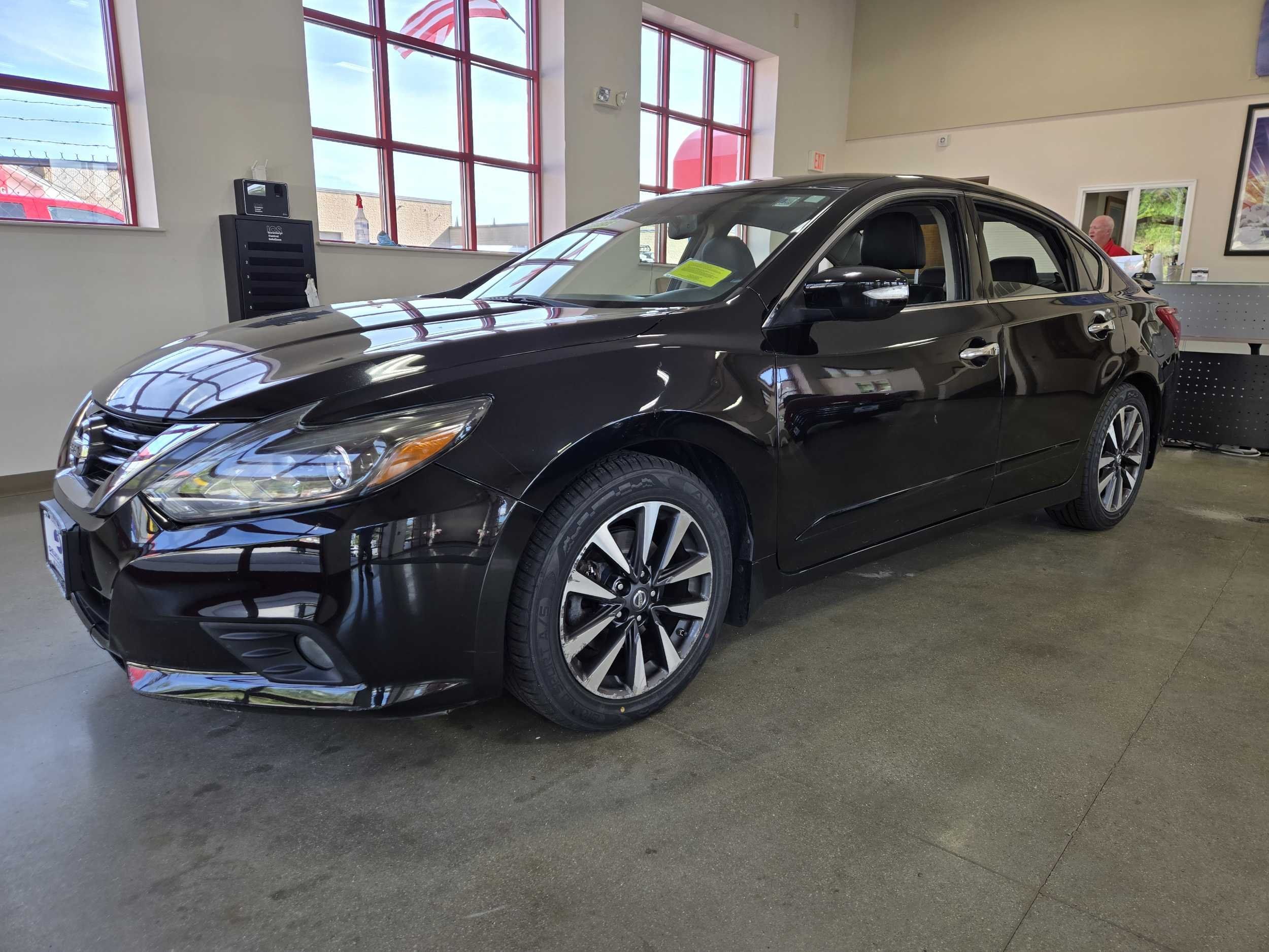 nissan altima 2017 1N4AL3AP7HC114991 image nissan altima 2017 1N4AL3AP7HC114991 image