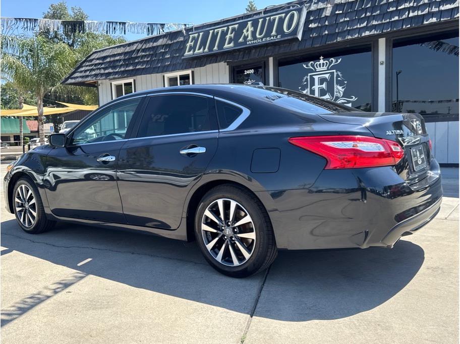 nissan altima 2017 1N4AL3AP4HC180124 image nissan altima 2017 1N4AL3AP4HC180124 image