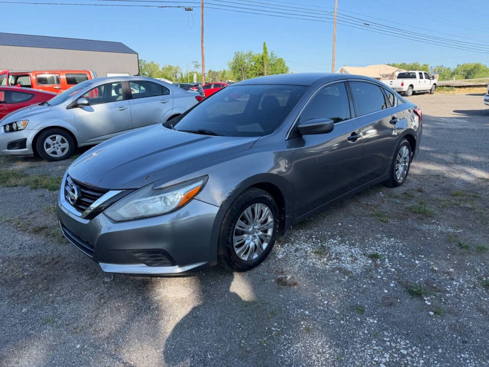 nissan altima 2017 1N4AL3AP3HC256853 image nissan altima 2017 1N4AL3AP3HC256853 image