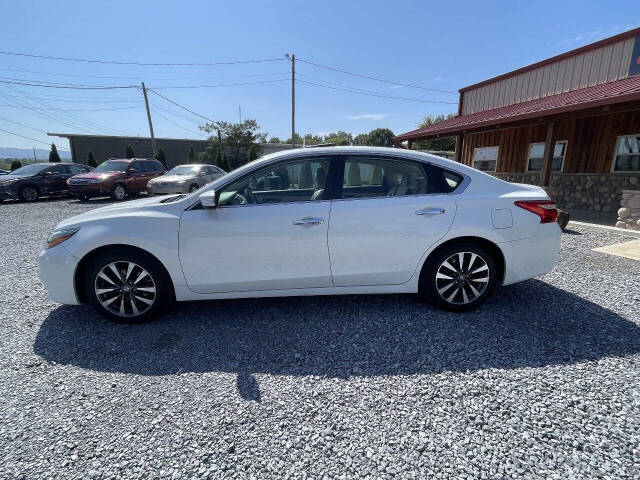 nissan altima 2017 1N4AL3AP7HC199993 image nissan altima 2017 1N4AL3AP7HC199993 image
