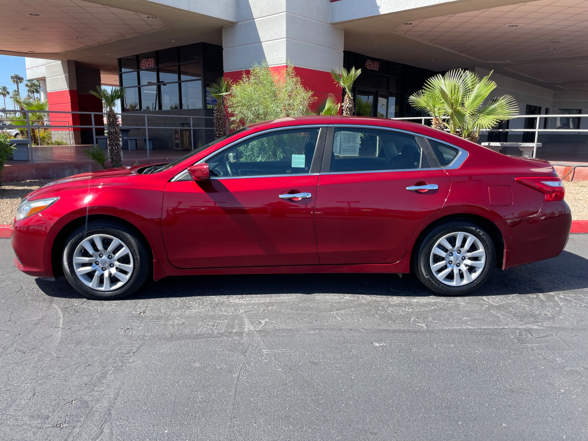 nissan altima 2017 1N4AL3AP5HC477466 image nissan altima 2017 1N4AL3AP5HC477466 image