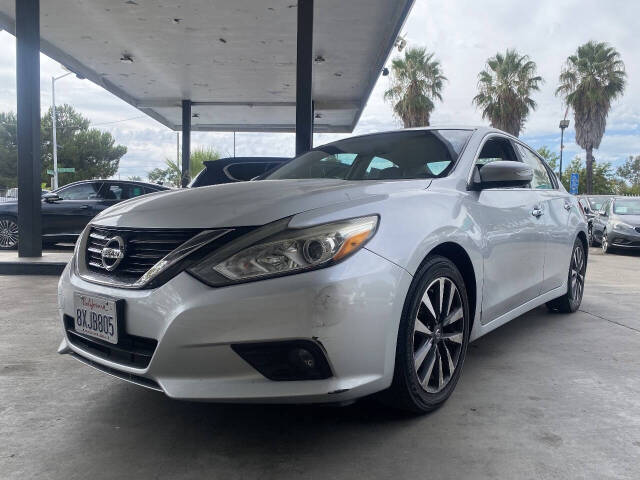 nissan altima 2017 1N4AL3AP7HC192770 image nissan altima 2017 1N4AL3AP7HC192770 image