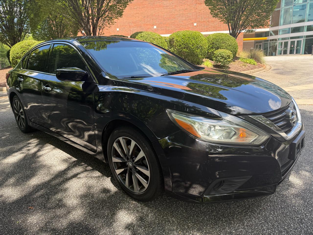 nissan altima 2017 1N4AL3AP5HC184232 image nissan altima 2017 1N4AL3AP5HC184232 image