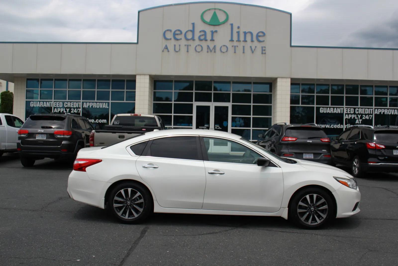 nissan altima 2017 1N4AL3AP6HC472888 image nissan altima 2017 1N4AL3AP6HC472888 image
