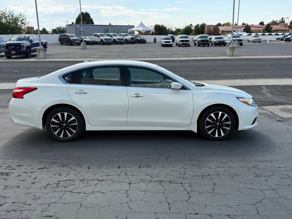 nissan altima 2017 1N4AL3APXHC491847 image nissan altima 2017 1N4AL3APXHC491847 image