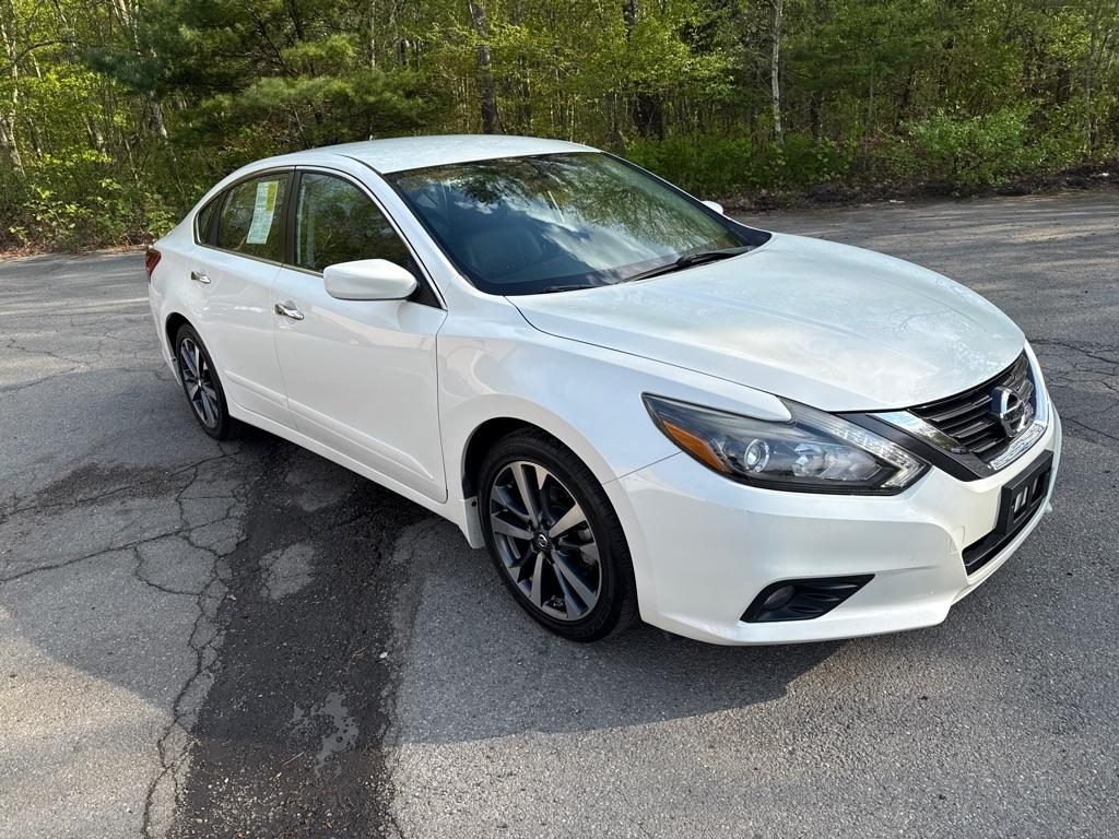 nissan altima 2017 1N4AL3AP4HC128461 image nissan altima 2017 1N4AL3AP4HC128461 image