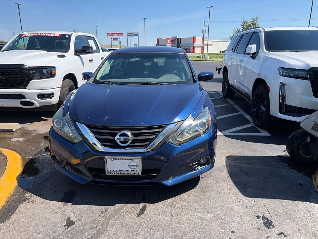 nissan altima 2017 1N4AL3AP7HC166153 image nissan altima 2017 1N4AL3AP7HC166153 image