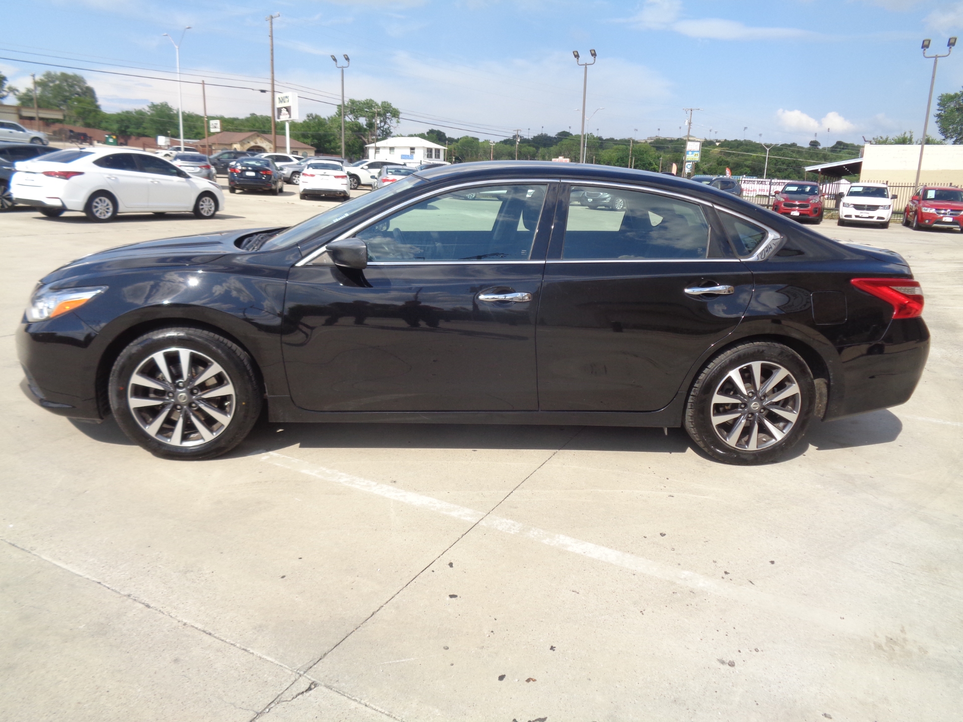 nissan altima 2017 1N4AL3AP1HC227223 image nissan altima 2017 1N4AL3AP1HC227223 image