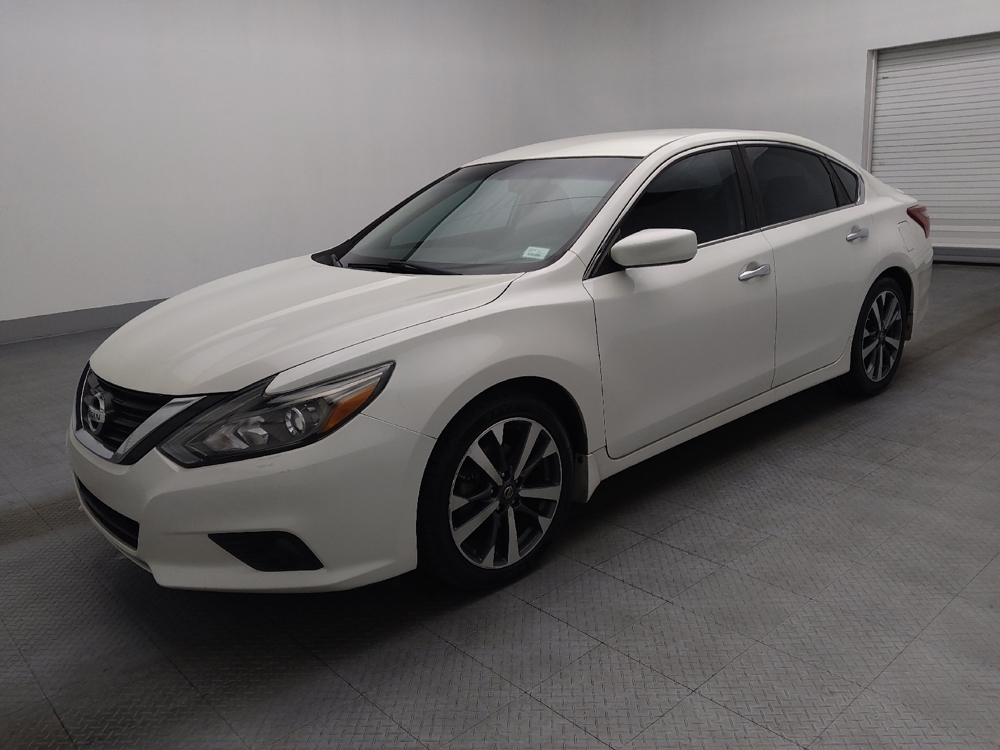 nissan altima 2017 1N4AL3AP8HC108732 image nissan altima 2017 1N4AL3AP8HC108732 image