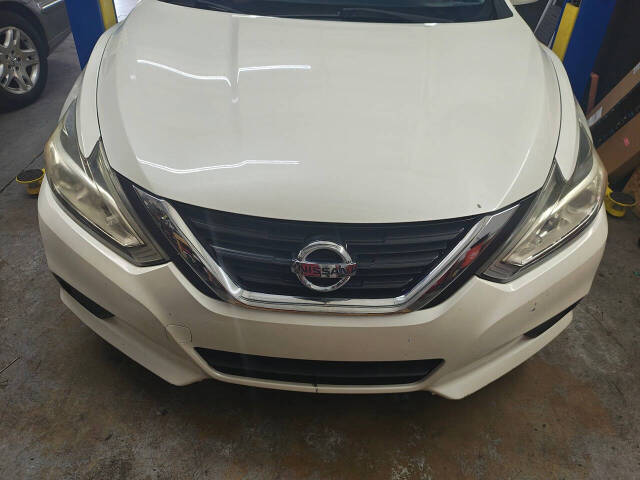nissan altima 2017 1N4AL3AP1HC205562 image nissan altima 2017 1N4AL3AP1HC205562 image