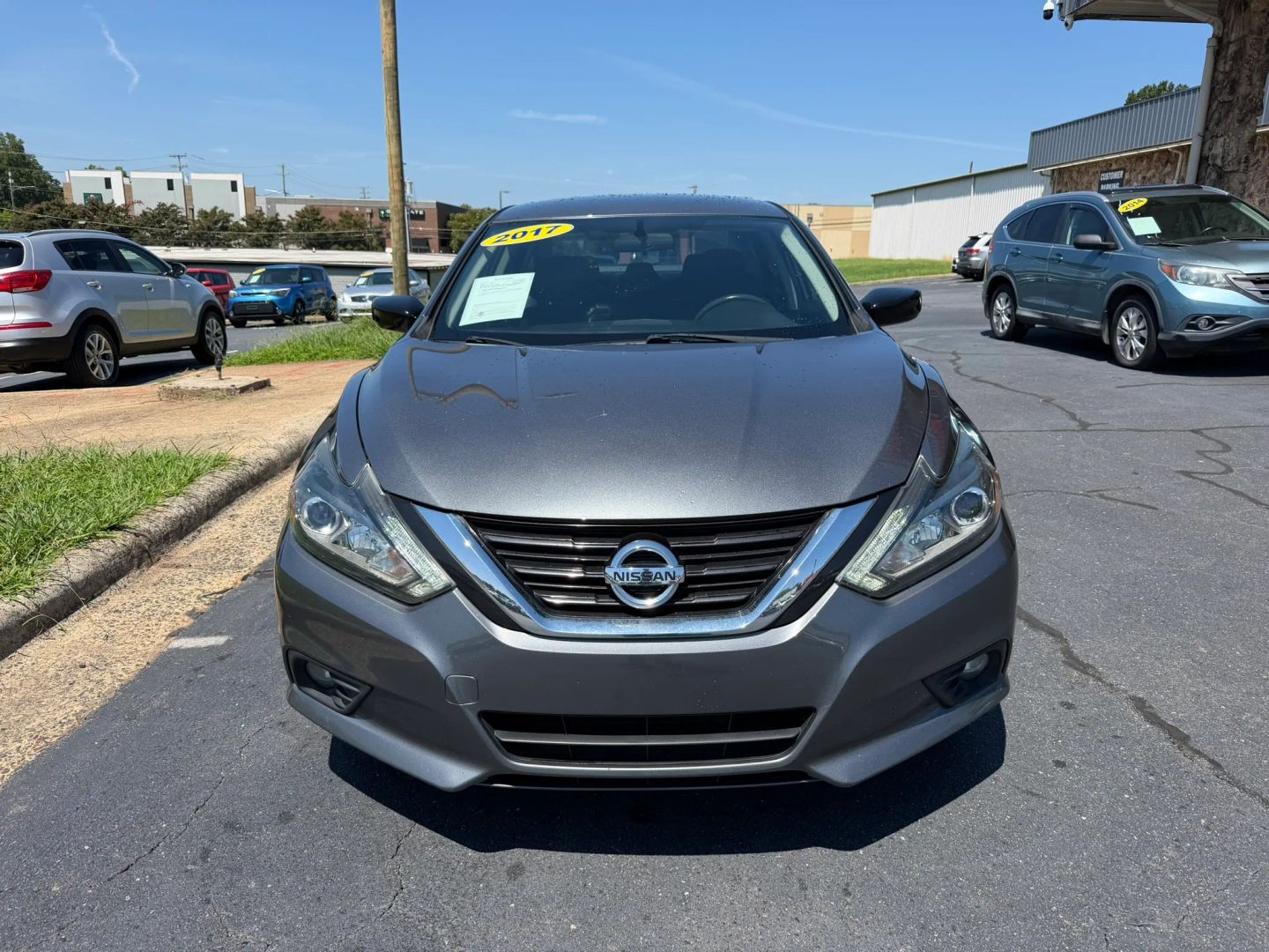 nissan altima 2017 1N4AL3AP4HC210562 image nissan altima 2017 1N4AL3AP4HC210562 image