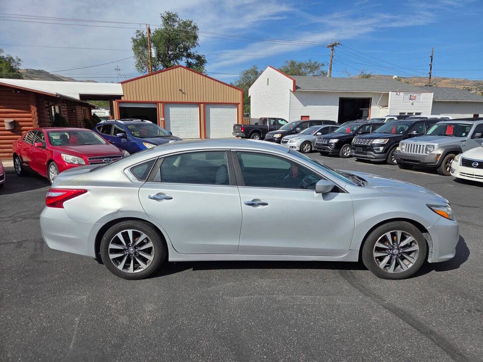 nissan altima 2017 1N4AL3AP7HC231521 image nissan altima 2017 1N4AL3AP7HC231521 image