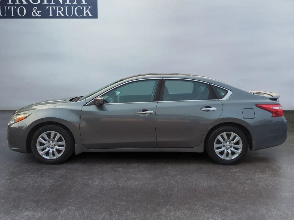 nissan altima 2017 1N4AL3AP6HC224950 image nissan altima 2017 1N4AL3AP6HC224950 image